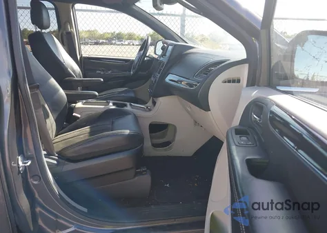 2019 Dodge Grand Caravan Sxt z USA, uszkodzony, nr VIN 2C4RDGCG1KR520388